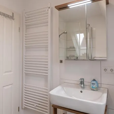 3 Bedroom Stunning In * Büsum
